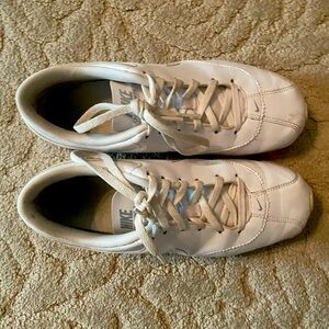 Women’s white Nike cheer shoes, size 7-1/2